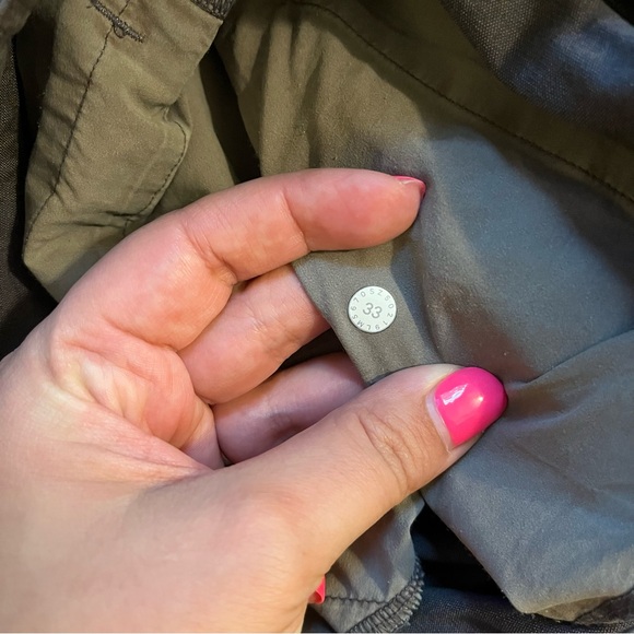 Lululemon men’s ABC pant in gray size 33 - Picture 6 of 6